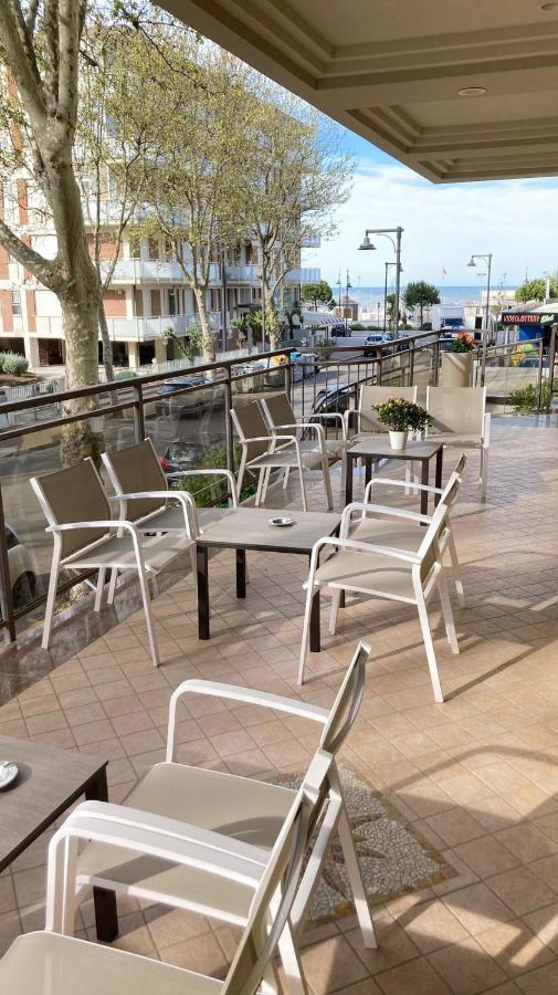 Hotel Abel & Residence Cesenatico Exterior foto